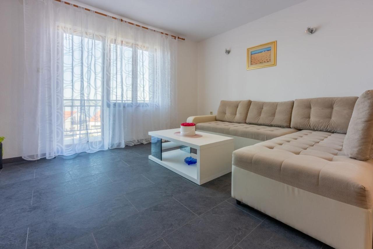 Apartments Filip Crikvenica Bagian luar foto